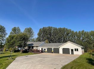 37027 580th Ave, Warroad, MN 56763
