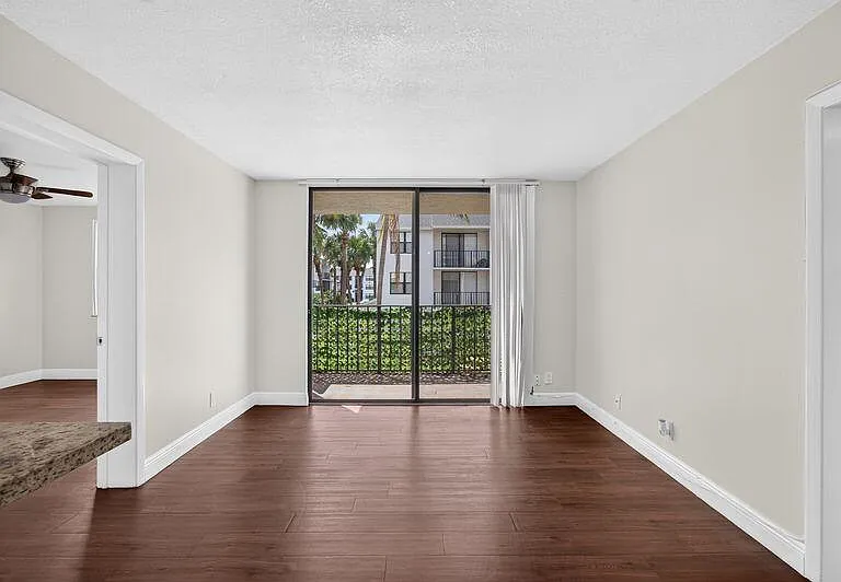 706 Executive Center Dr #23 — Photo 5