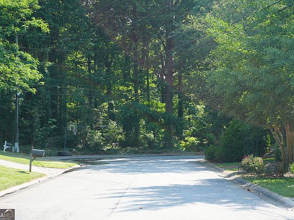 3rd image of 739 Slew Ave