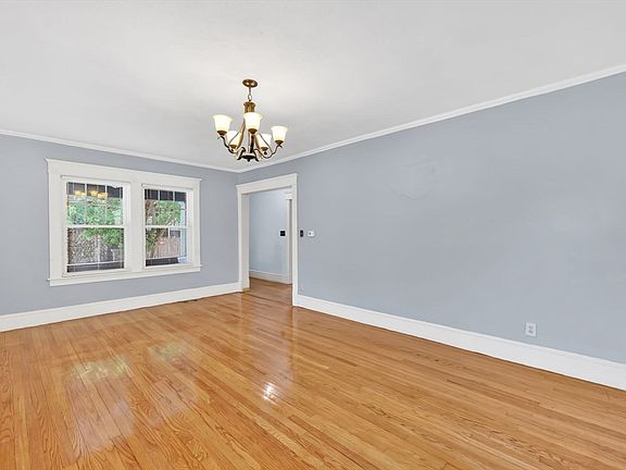 4th image of 850-852 Sumner Ave