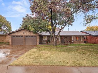 227 Cottonwood Ln, Levelland, TX 79336