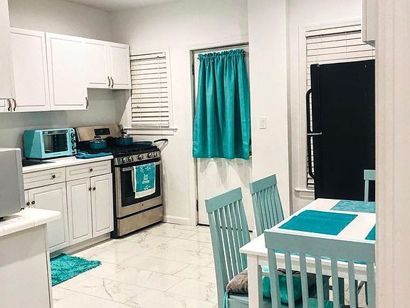3rd image of 32 Charles St #1