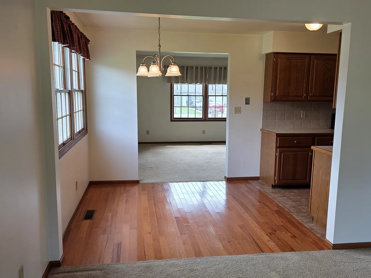 2 bed, 1400 sqft, $1,500 — Photo 4