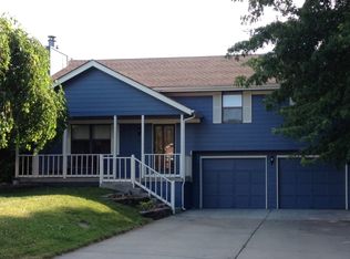 1940 NE Dill Cir, Lees Summit, MO 64086