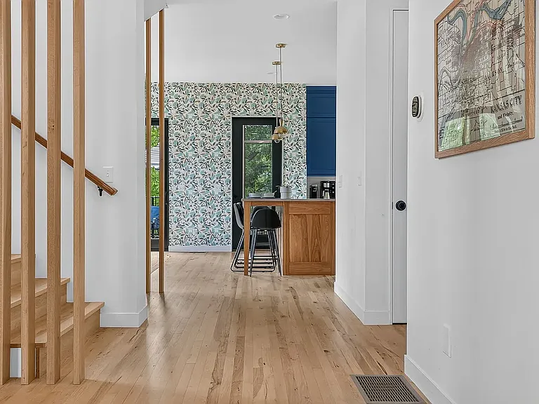 1742 Belleview Ave — Photo 8