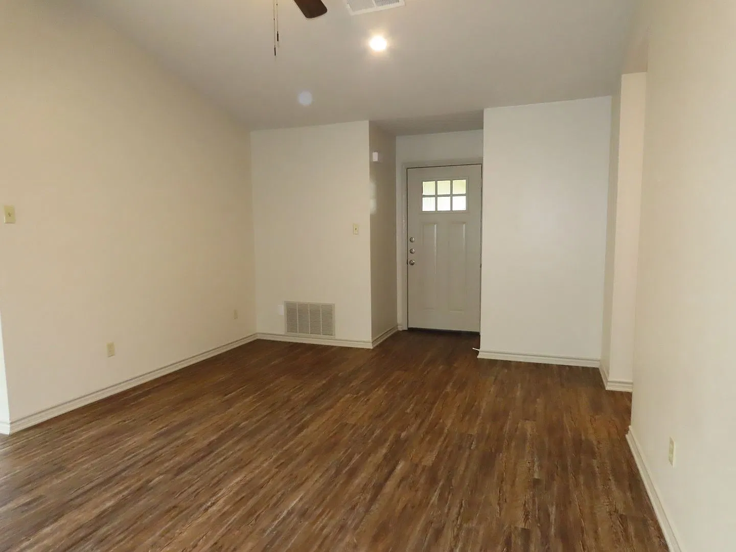 Whitehouse ISD! Charming 3 Bedroom, 2 Bath House w/Garage — Photo 4