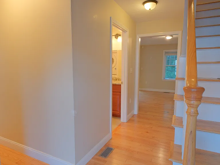 37 Wren Ter #6 — Photo 2