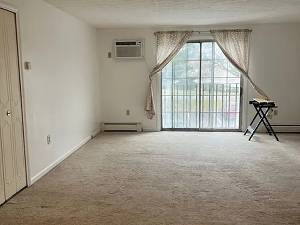 1180 Middle Tpke W APT B2, Manchester, CT 06040
