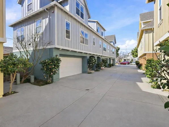 110 Library Ln, Santa Cruz, CA 95062
