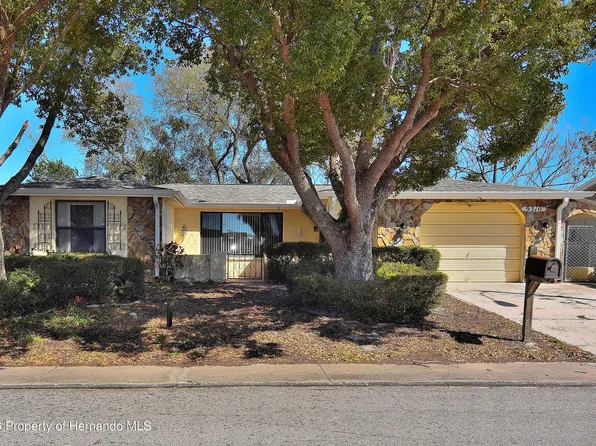 9310 Mark Twain Ln, Port Richey, FL 34668