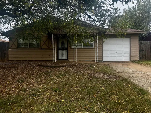 1504 Red Fox Rd, Wichita Falls, TX 76306