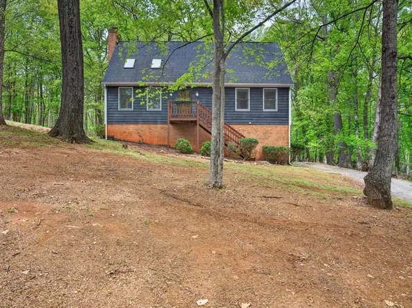 107 Fox Hollow Rd, Lynchburg, VA 24503