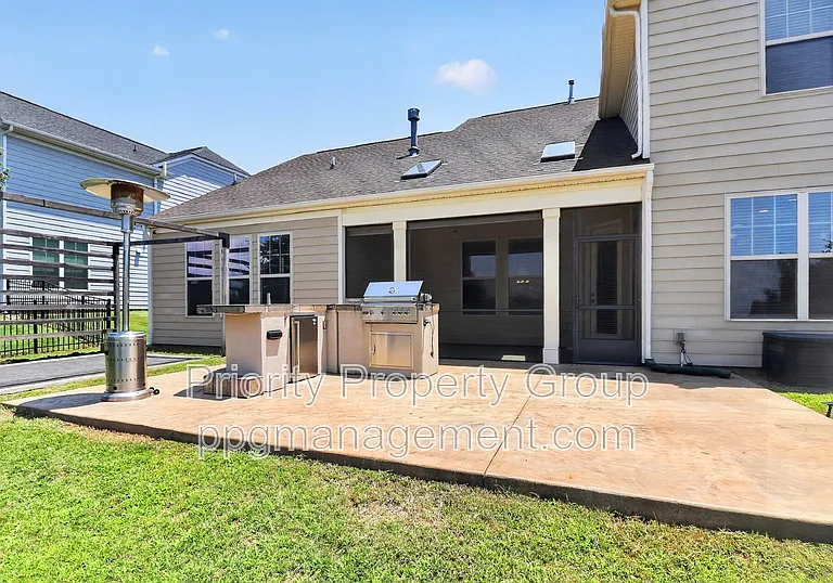 16436 Palisades Commons Dr — Photo 38