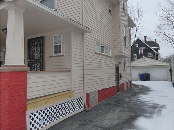 3rd image of 12338 Castlewood Ave