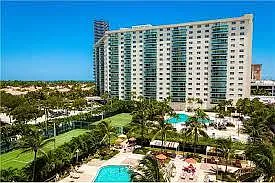 1 bed, 1.5 bath, 1100 sqft, $2,300 — Photo 2