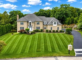 914 Rainbow Trl, Orange, CT 06477