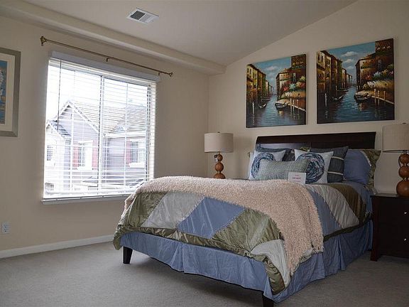 5th image of 954 Nattinger Way