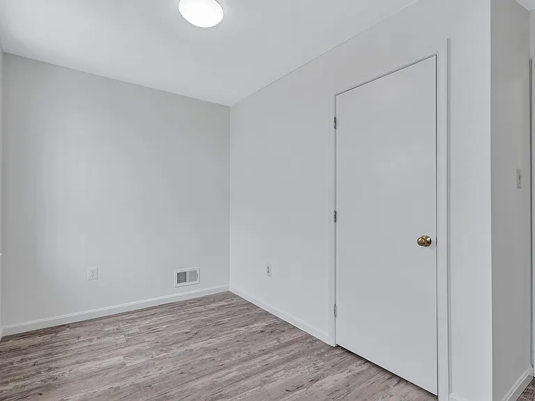 Bon Secours Apartments — Photo 17