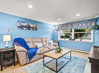 588 Main St APT 1C, Stoneham, MA 02180