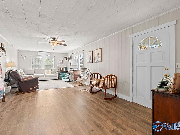3rd image of 437 County Road 532