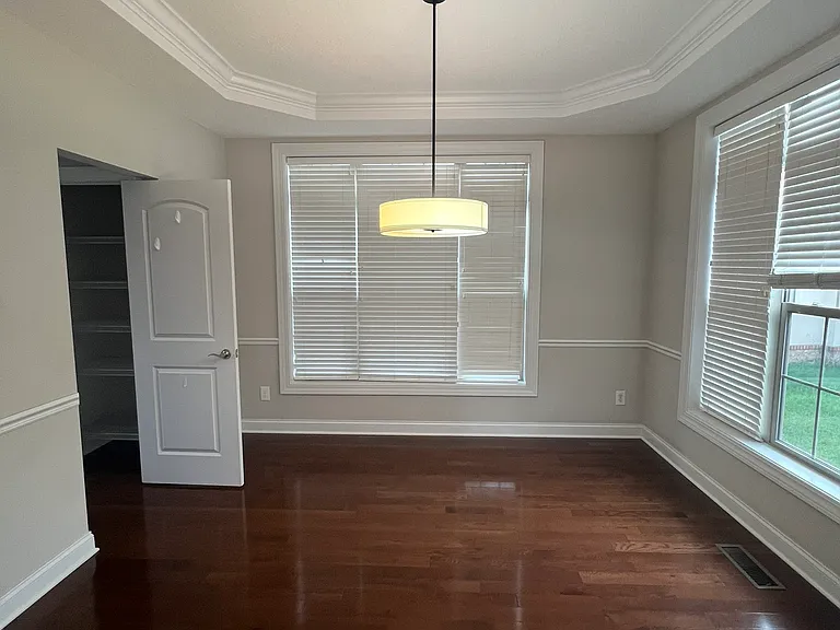8043 Oak Meadow Dr — Photo 31