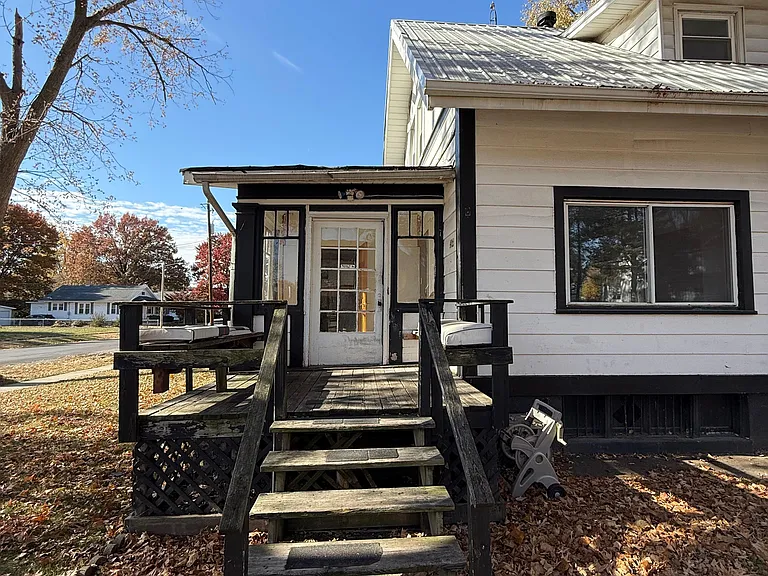 401 W Elliott Ave #A — Photo 3