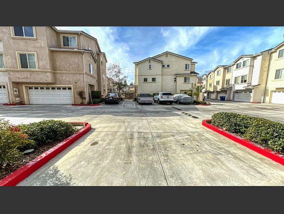 1st image of 375 Kentucky Ave