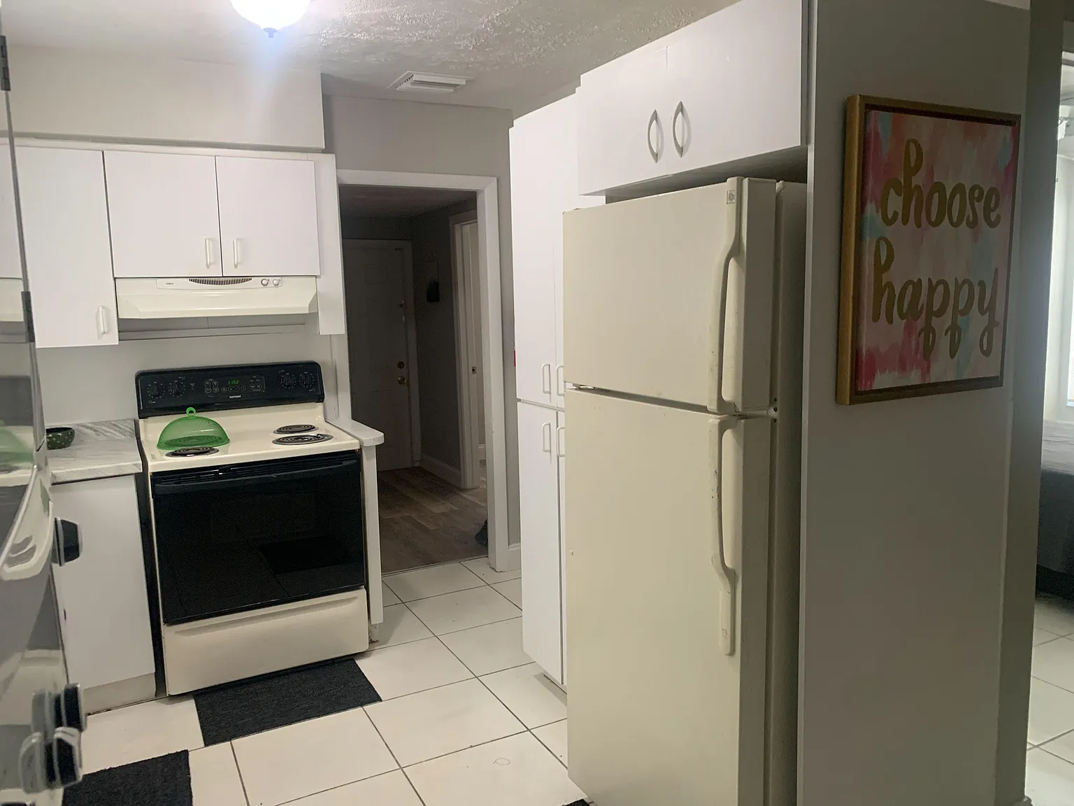 4 bed, 3.0 bath, 1304 sqft, $1,001 — Photo 4