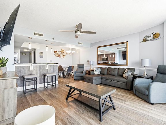 4th image of 215 77th Ave. N #402