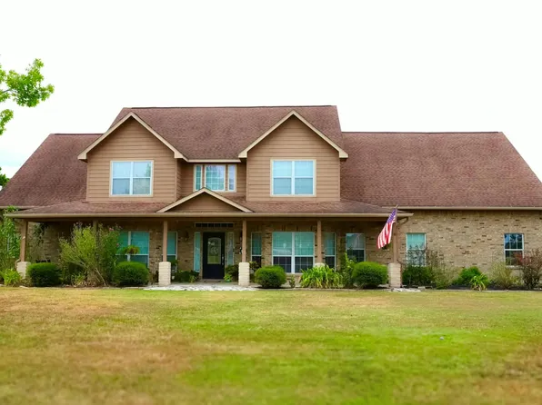 307 Standing Oaks Ln, Sealy, TX 77474