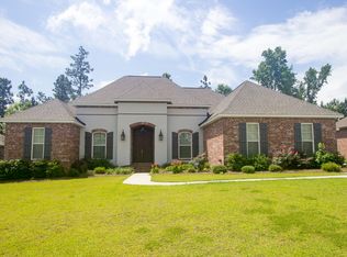 28 Chapel Hill Blvd E, Hattiesburg, MS 39402