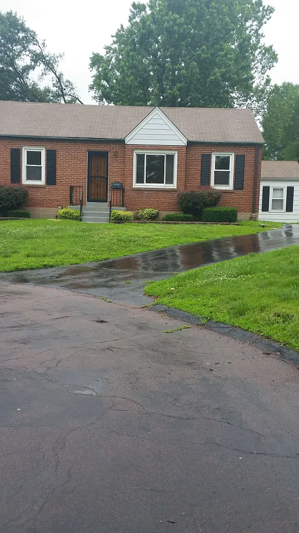4 bed, 1300 sqft, $2,095 — Photo 1