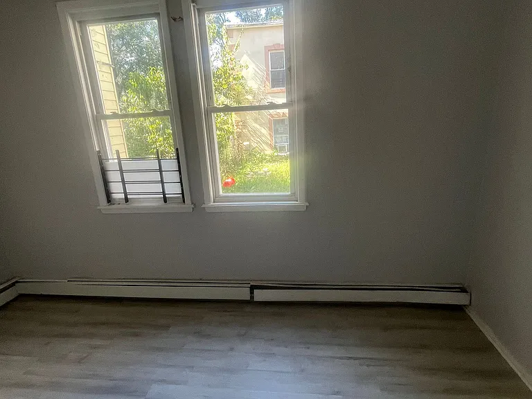 142 Inslee Pl #1F — Photo 6