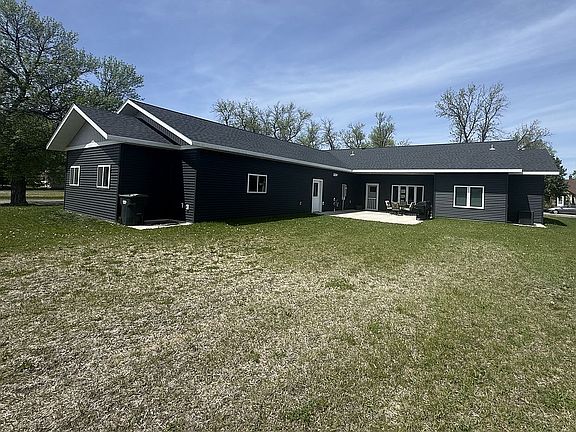 SE Side - Patio & Yard