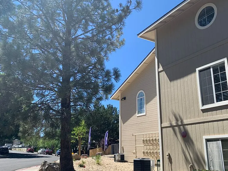 1175 Glenda Way — Photo 9