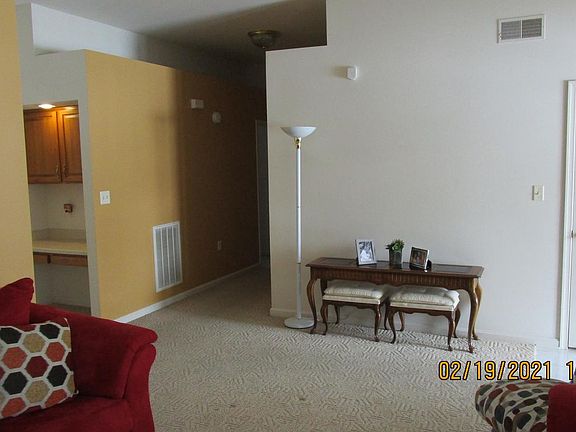 5th image of 876 Geyer Dr