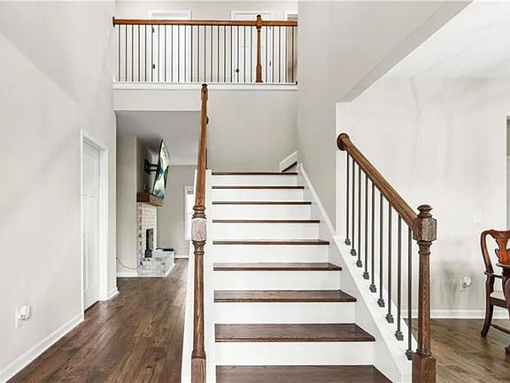 3rd image of 435 Paynes Lake Rd