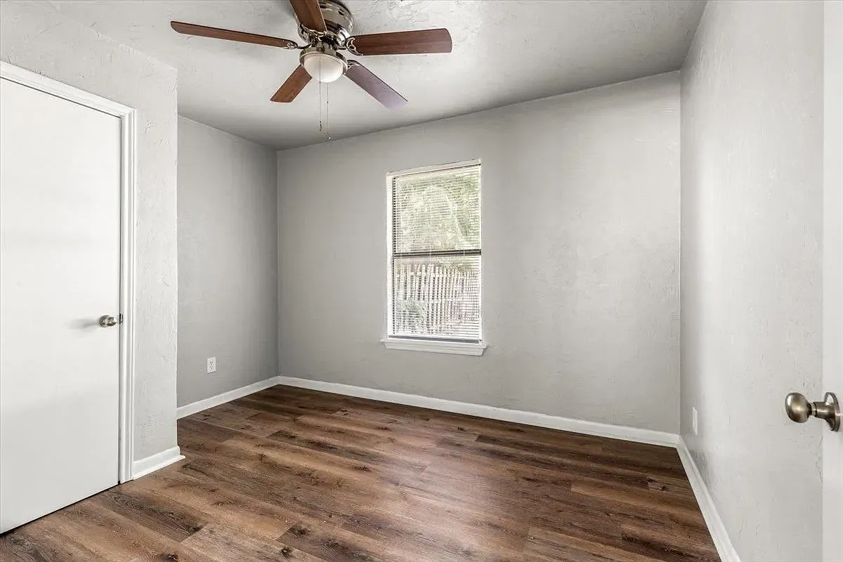 3 bed, 1000 sqft, $1,050 — Photo 4