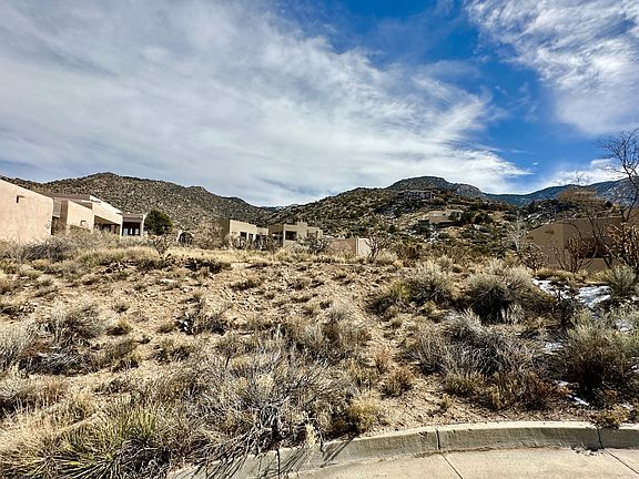 2nd image of 4904 Cresta Del Sur Ct NE