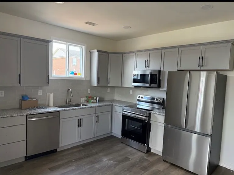 107 Blaze Dr — Photo 4