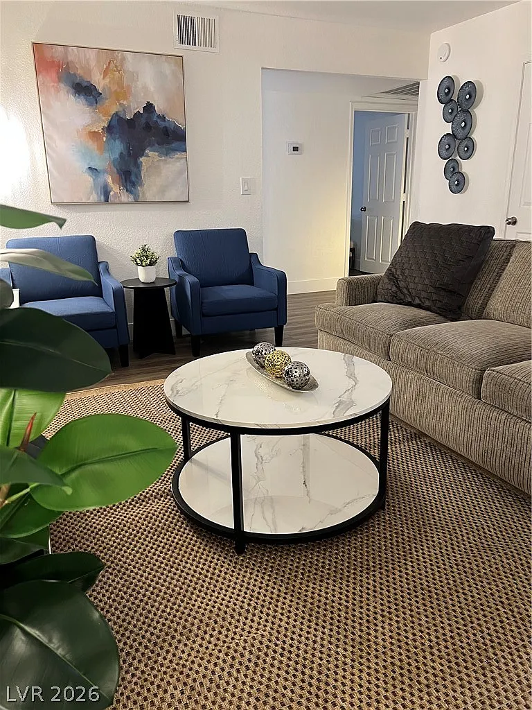 2 bed, 2.0 bath, 978 sqft, $1,450 — Photo 4