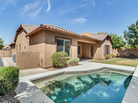 5th image of 2813 E Lantana Dr