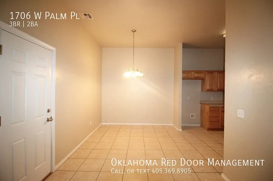 3 bedroom Move in Ready — Photo 3