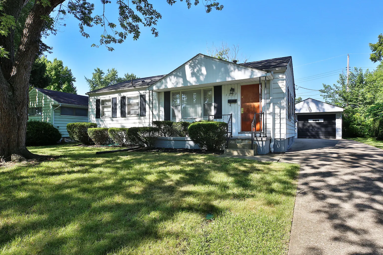 1277 Huntly Dr photo 1