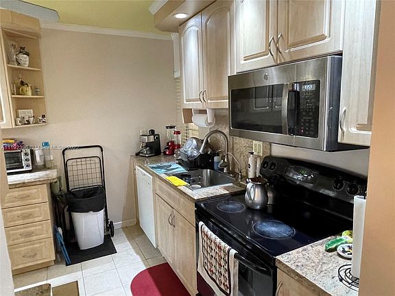 3rd image of 8141 SW 24th Ct APT 308