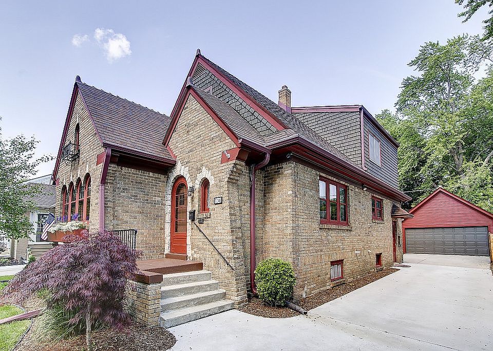 2nd image of 5148 N Shoreland Ave