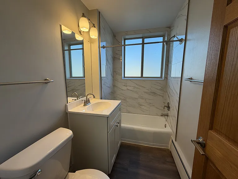 Hub Apartments — Photo 26