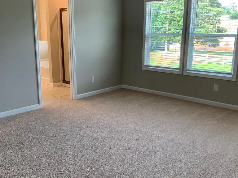 1214 Foxcroft Ln — Photo 9