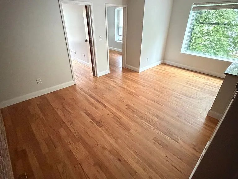 555 Winchester Ave — Photo 6