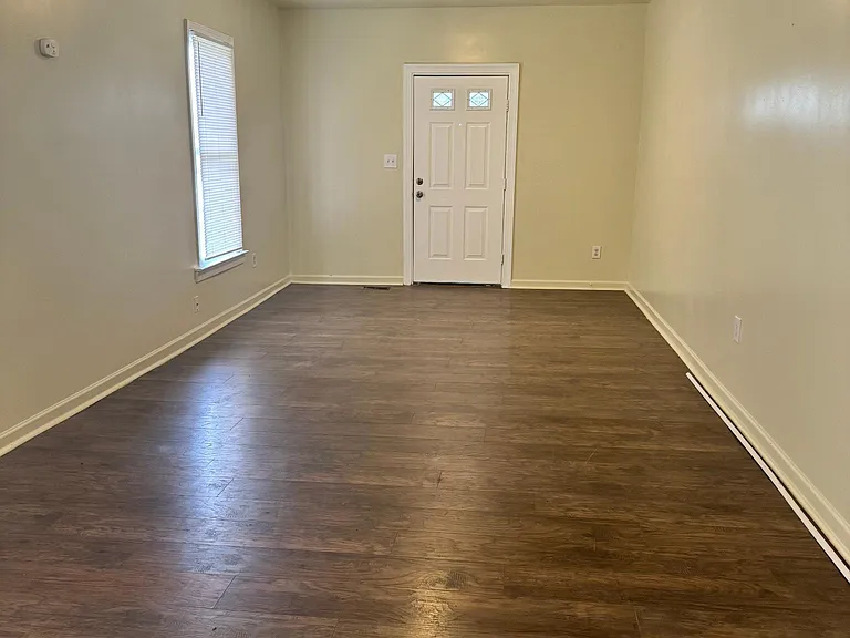 204 Corban Ave SW — Photo 2